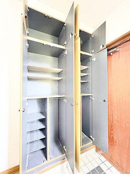 玄関を拡大表示
