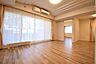 リビング/ダイニング：約17.7帖の広々LDK。床暖房完備で冬も暖かく過ごせます。※現地の撮影写真を基にCG加工編集済
