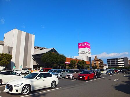 イオン高城店 858m