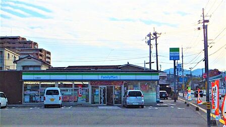 ファミリーマート 大分南春日店 489m