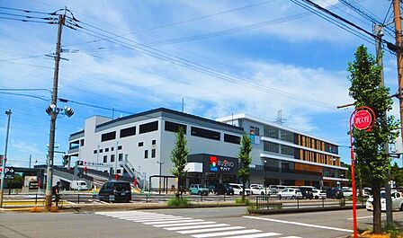 サンリブBUONO萩原店 582m
