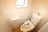 トイレ：写真は1階トイレですが、2階にもあります♪
