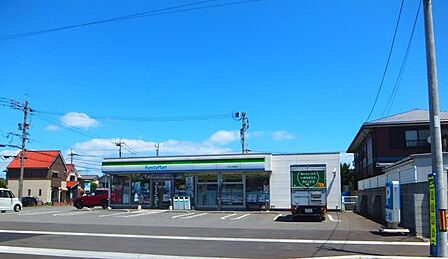 ファミリーマート 大分乙津港町店 434m