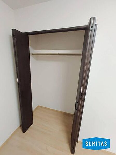 洋室(5.1帖)の収納