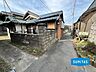 外観：前面道路は幅員約2ｍです。
