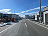 外観：前面道路の幅員は6.0mとゆったり♪