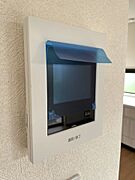 インターホンのモニターで来客者の顔が確認できて安心です♪録画や音量調整などの機能も付いています♪
