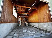 車庫（居住中のため家具削除し、CGで加工した室内写真）