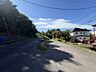 外観：【前面道路】両面道路で陽当り良好な123m2の更地。ICやスーパーも近く生活至便な環境です。