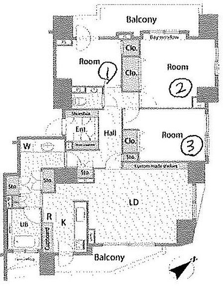 【間取図】3つの寝室を擁する広々とした3LDKの間取り。