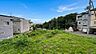 外観：【現地土地】現況は更地。建物の解体を待たずに新しい住まいづくりを思い描けるのが魅力。