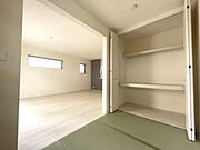 16帖LDKと3帖タタミコーナーが並びます