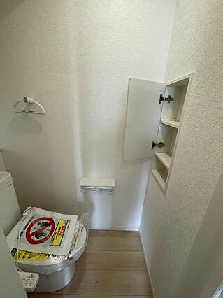1Fトイレ収納