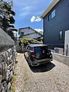 萩が丘小学校まで徒歩4分とお子様の通学に安心の距離です。