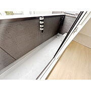 物干し金具付きで洗濯物が干しやすい、広め