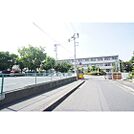 小学校「水戸市立梅が丘小学校まで850ｍ」水戸市立梅が丘小学校