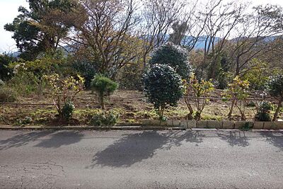 外観:外観・道路から現地、ほぼフラットに入れます 外観:外観・道路から現地、ほぼフラットに入れます