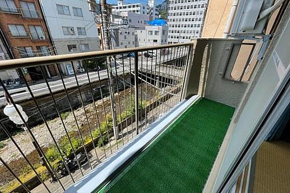目の前に初川が...