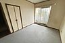 洋室：2階には二面採光で収納付きの居室が3部屋ございます