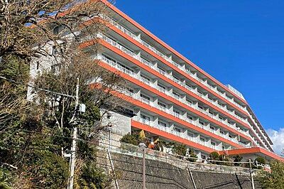 外観:紺碧の海を一望する高台に建つリゾートマンション「ブルーシー熱海」 外観:紺碧の海を一望する高台に建つリゾートマンション「ブルーシー熱海」