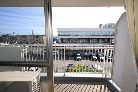 周辺に高い建物がなく視界もスッキリ