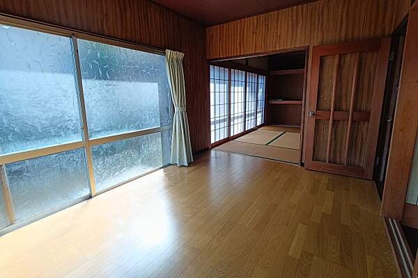洋室を拡大表示