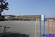 大仁小学校？？徒歩7分 約550m