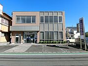玄関正面（北面道路より）