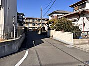 西側道路です