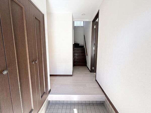 玄関を拡大表示