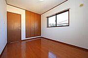 2階北東側洋室6帖　2階洋室は各部屋にクローゼットがあります