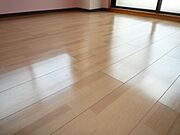 居室床面は防音タイプのフローリング張り変えました。