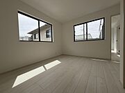 通風・採光にも優れ、心地よい光と風があふれています。