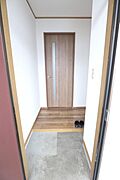 内装のリフォーム、室内清掃が完了しております。即入居可能なお部屋です。
