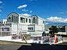 外観：宇佐美海水浴場目の前で、雄大な相模湾を望む眺望。源泉かけ流しの温泉大浴場や、屋外屋上プールからも相模湾を望めます。伊豆観光の拠点や、定住にも向いたリゾートマンション。