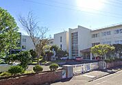 [中学校]　焼津市立港中学校まで1、932m