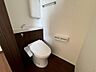 トイレ：トイレは各階に1つずつあります
