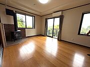 居住用部分。1階リビングダイニング