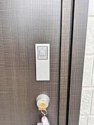 【モデルハウス】玄関に収納付き♪お子様だっこしたままでも開けられるスマートキー♪