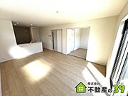 リビングは家族の絆を深める場所です♪ゲームや映画鑑賞を通じて楽しい思い出をたくさん作ることができます