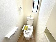 混雑する時間帯も、2か所あると助かりますね。うれしい温水洗浄便座です