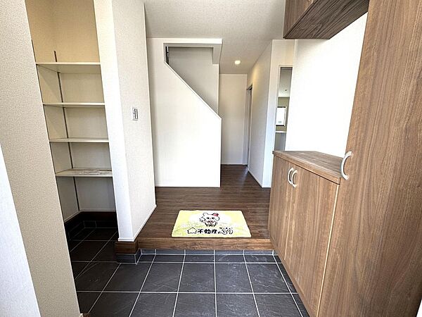 玄関を拡大表示