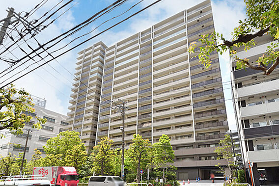 3駅利用可能で...