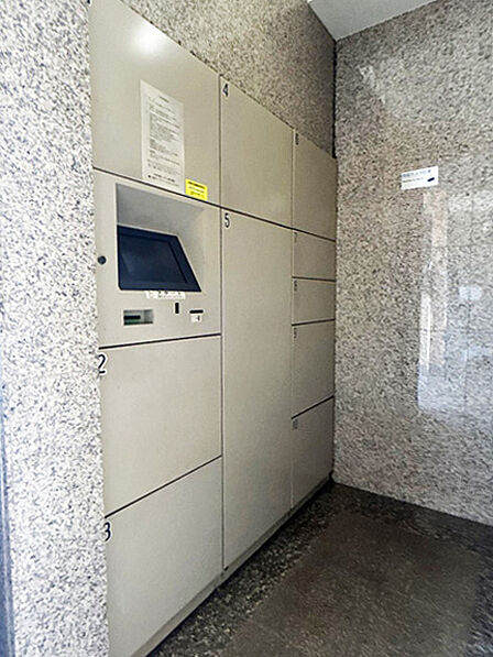 宅配ボックスは大小さまざまなサイズがあります。ゴルフバック等大きな荷物も不在時に受取可能です。