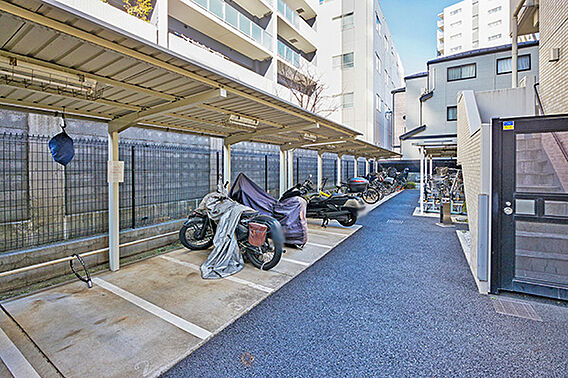 屋根付きバイク...