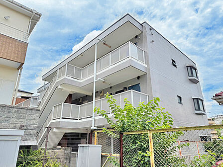 京浜急行電鉄本線「京急田浦」駅徒歩9分！階下に住戸なし、全居室6畳以上！