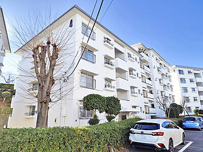 外観:全10棟・総戸数242戸のビッグコミュニティ!最寄り駅から徒歩12分! 外観:全10棟・総戸数242戸のビッグコミュニティ!最寄り駅から徒歩12分!