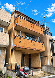外観:閑静な住宅街にある2003年6月築・3階建中古住宅です。空間を有効活用できるロフト付き! 外観:閑静な住宅街にある2003年6月築・3階建中古住宅です。空間を有効活用できるロフト付き!