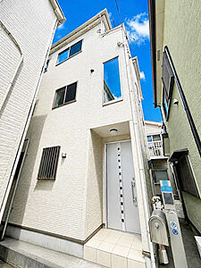 外観:木造3階建て全室南西向き2LDK+2S!徒歩圏内に生活利便施設があり、暮らしやすい住環境! 外観:木造3階建て全室南西向き2LDK+2S!徒歩圏内に生活利便施設があり、暮らしやすい住環境!