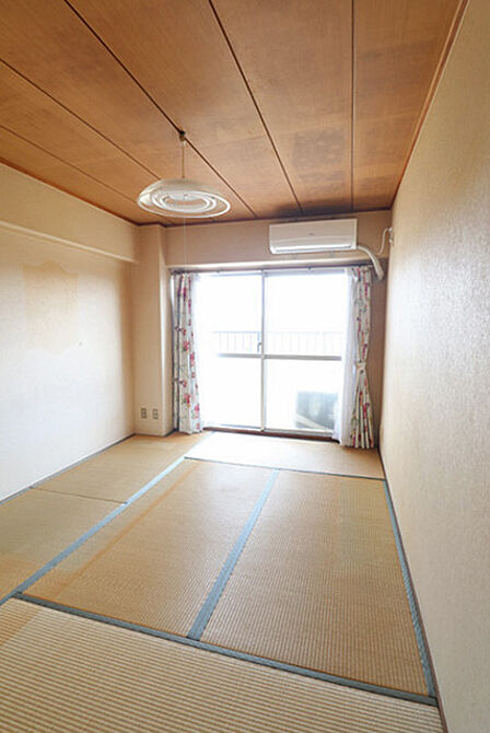 約6帖和室 南西向きのお部屋です